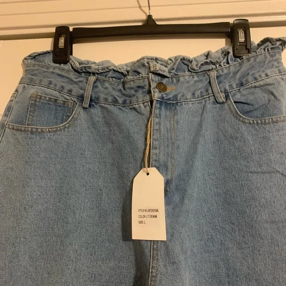 Jeans - Picture 2 of 5